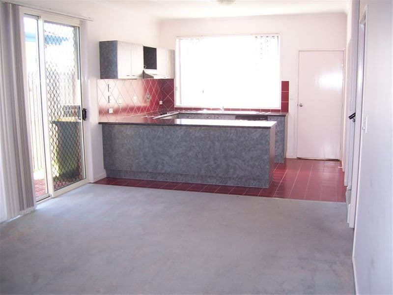 34 Elizabeth Street, URANGAN QLD 4655, Urangan - Thumbnail 3