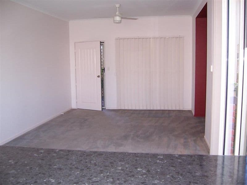 34 Elizabeth Street, URANGAN QLD 4655, Urangan - Thumbnail 5