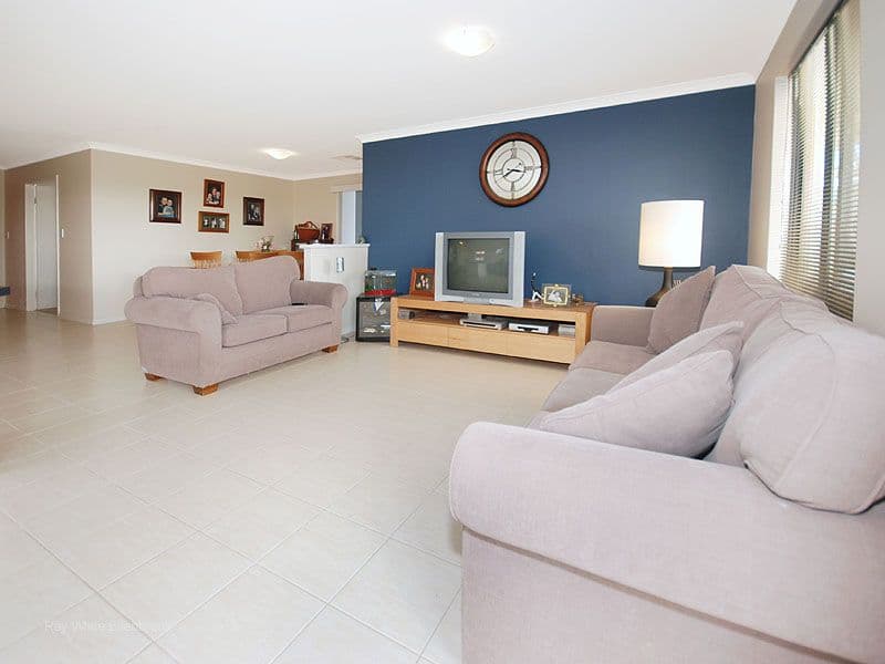 74 Halpin Circle, ELLENBROOK WA 6069, Ellenbrook - Thumbnail 3