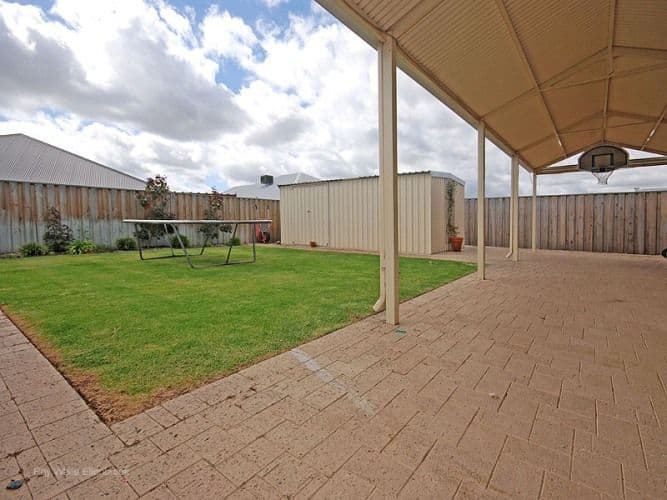 74 Halpin Circle, ELLENBROOK WA 6069, Ellenbrook - Thumbnail 8