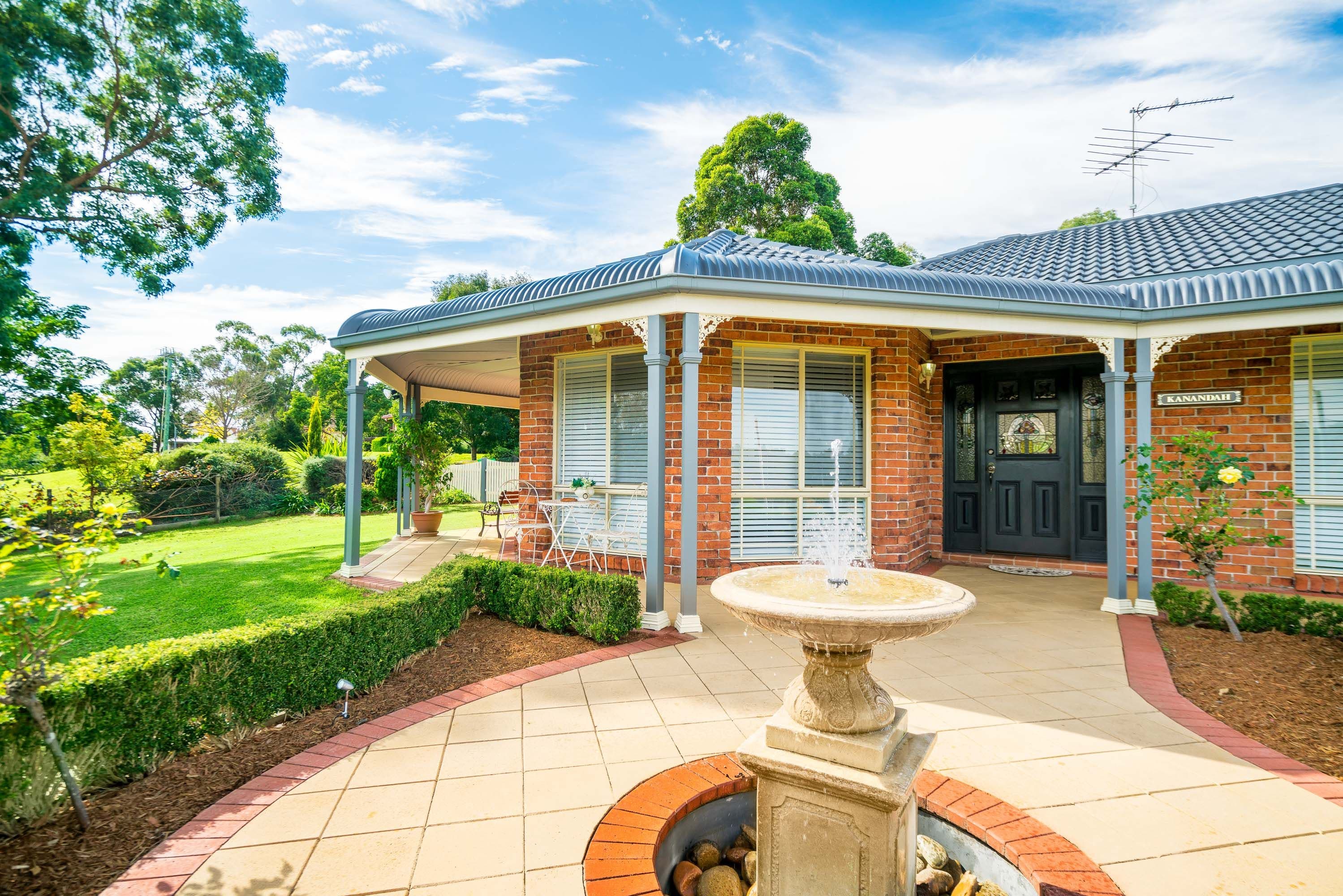22 Sickles Drive, Grasmere - Thumbnail 2