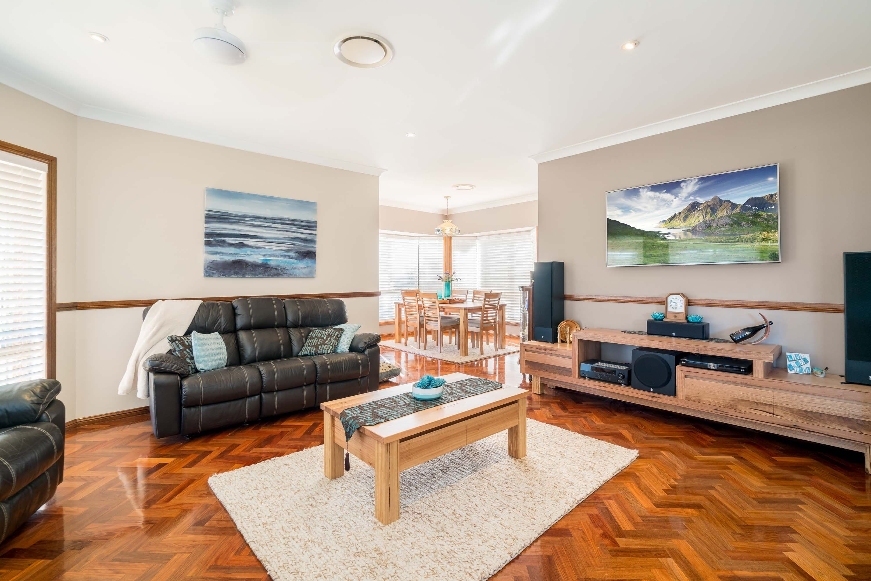 22 Sickles Drive, Grasmere - Thumbnail 3