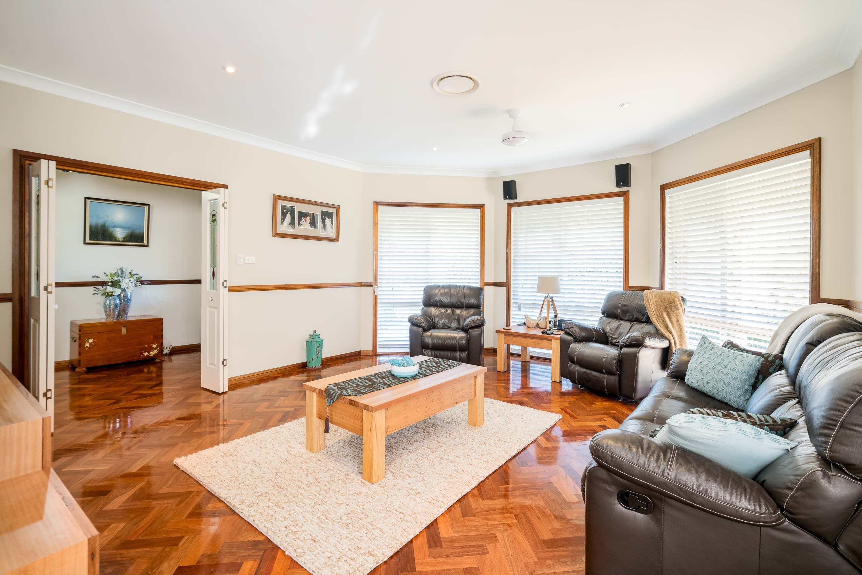 22 Sickles Drive, Grasmere - Thumbnail 4