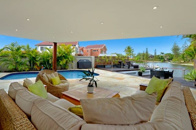 21 Sophie Avenue, BROADBEACH WATERS QLD 4218, Broadbeach Waters - Thumbnail 2