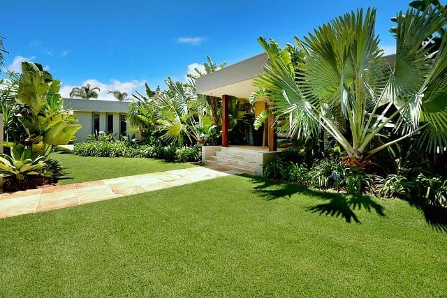 21 Sophie Avenue, BROADBEACH WATERS QLD 4218, Broadbeach Waters - Thumbnail 3