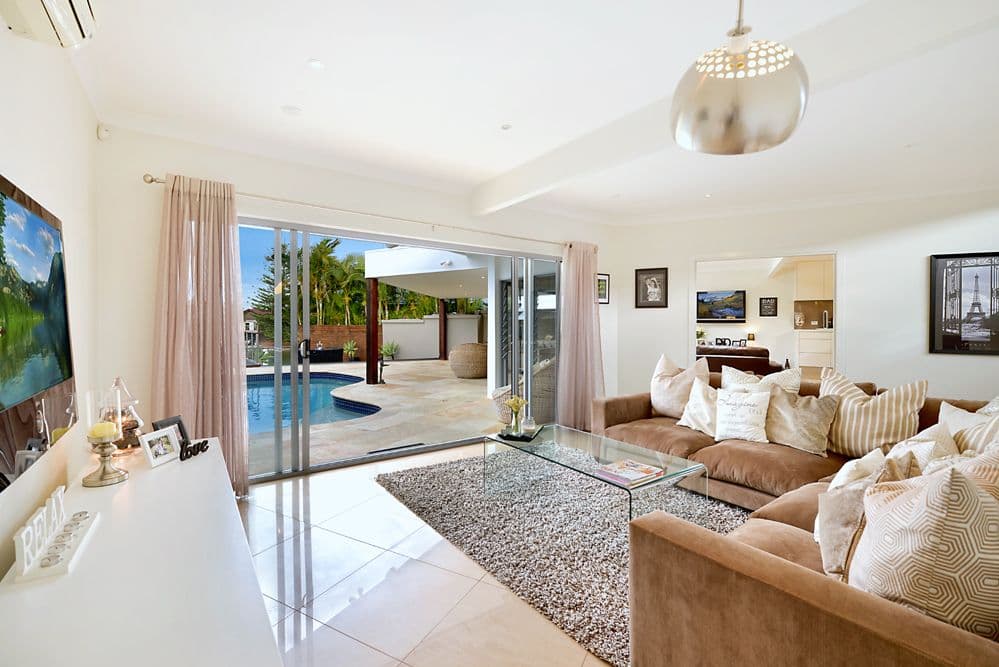21 Sophie Avenue, BROADBEACH WATERS QLD 4218, Broadbeach Waters - Thumbnail 6