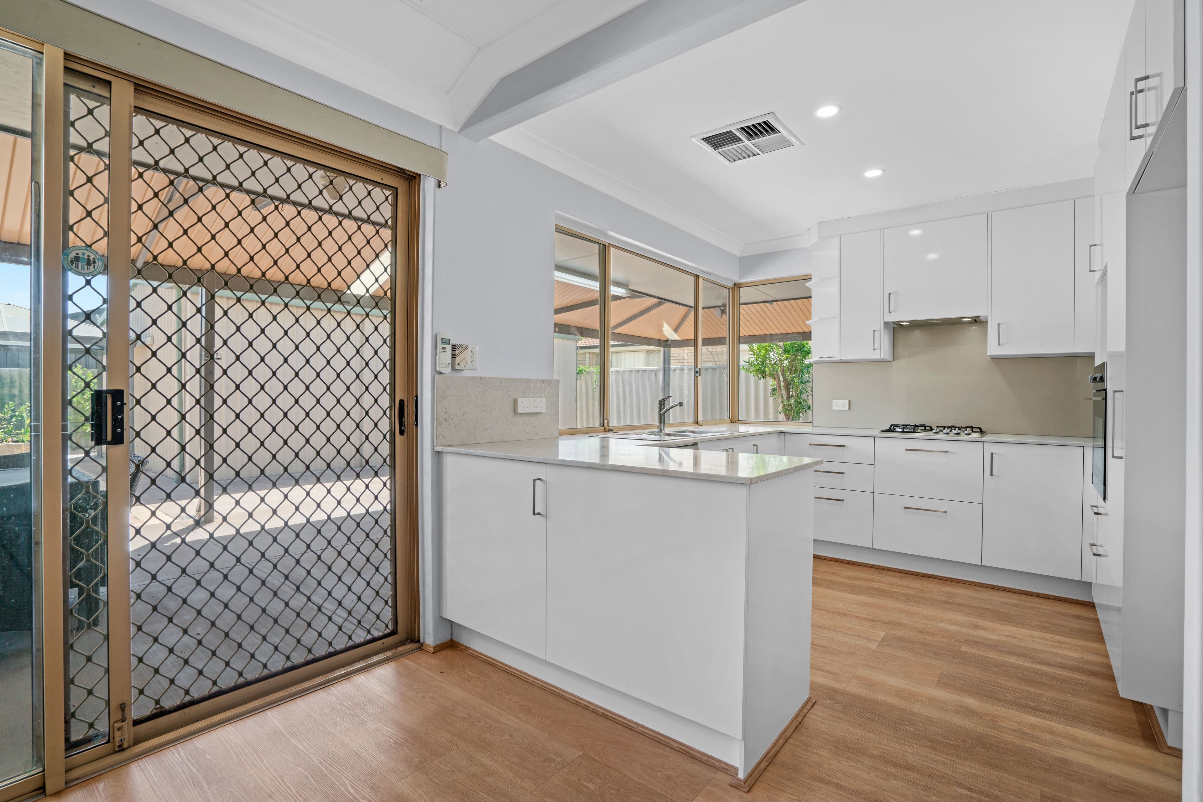 25 Farrington Road, Leeming WA 6149, Leeming - Thumbnail 7