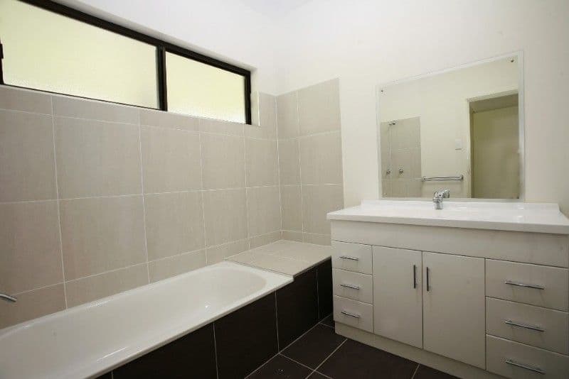 20 Parklands Drive, MOUNT LOUISA QLD 4814, Mount Louisa - Thumbnail 7