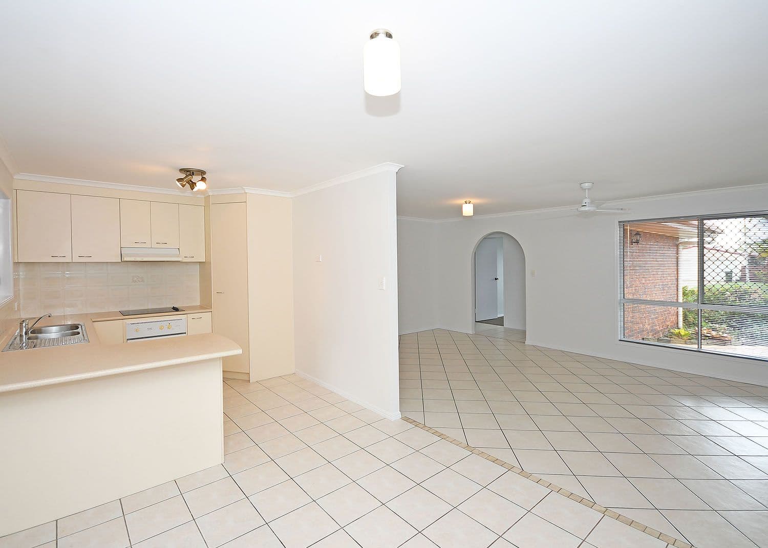 10 Hood Street, Urangan QLD 4655, Urangan - Thumbnail 8