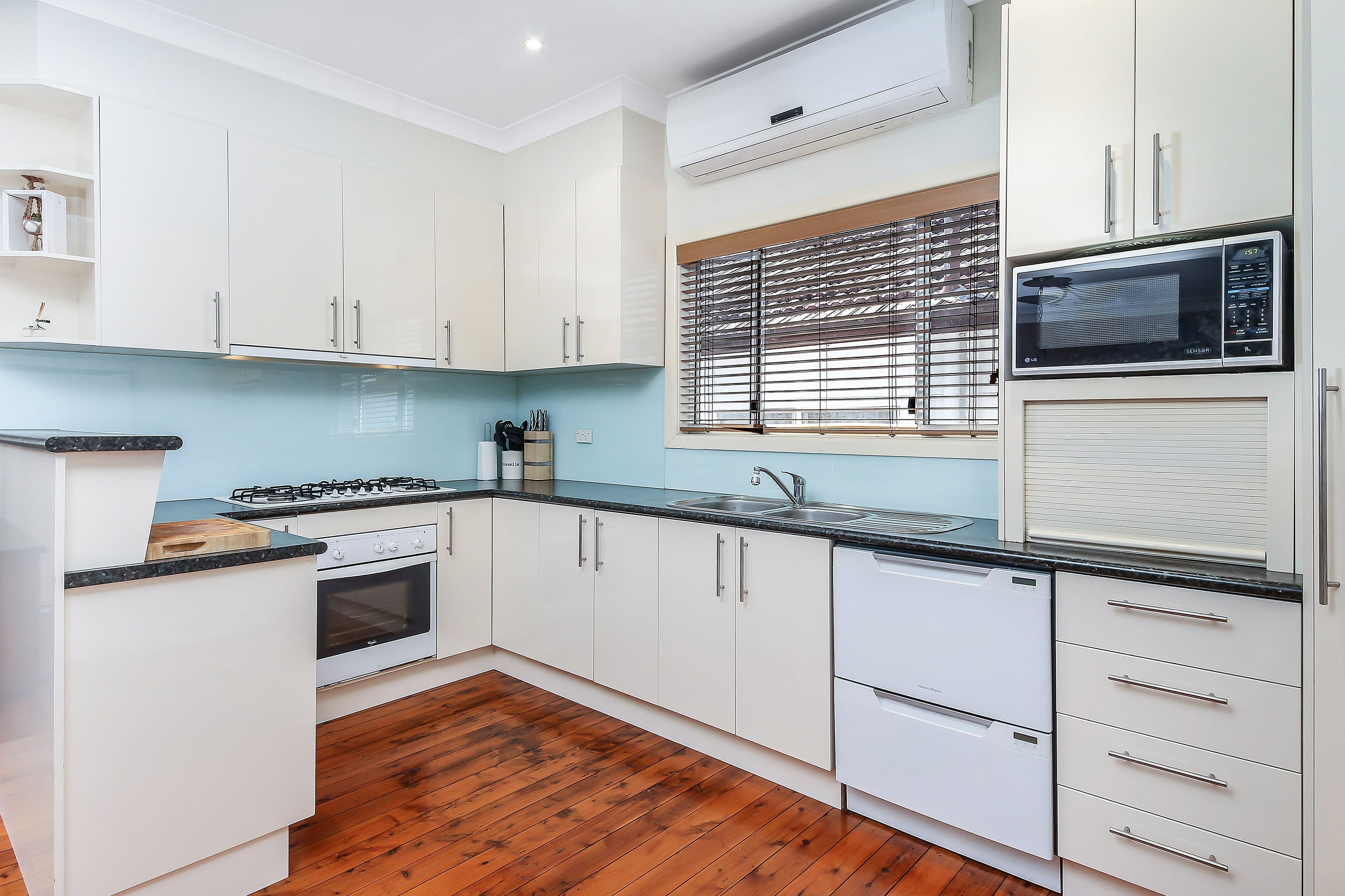 116 Cooper Road, Birrong - Thumbnail 3