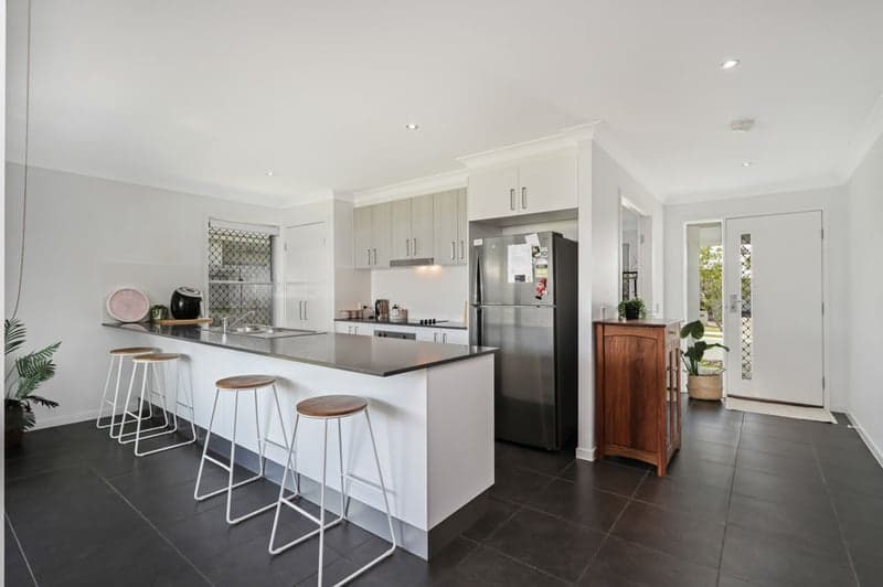 40 Petrel Crescent, Mountain Creek - Thumbnail 2