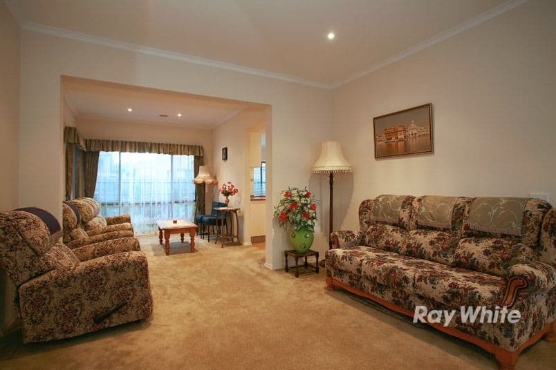 31 Amhurst Drive, NARRE WARREN SOUTH VIC 3805, Narre Warren South - Thumbnail 2