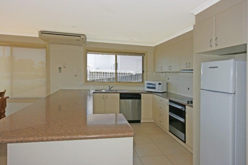 380 Beach Road, BATEHAVEN NSW 2536, Batehaven - Thumbnail 4
