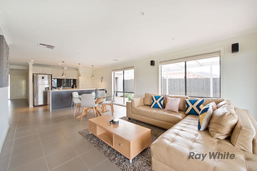 35 Burswood Circuit, Melton West VIC 3337, Melton West - Thumbnail 4