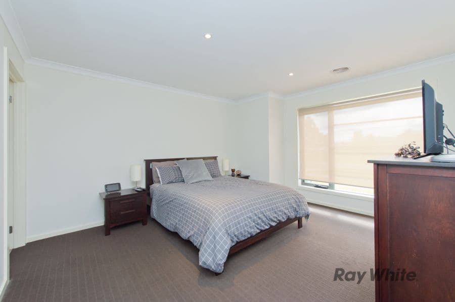 35 Burswood Circuit, Melton West VIC 3337, Melton West - Thumbnail 7