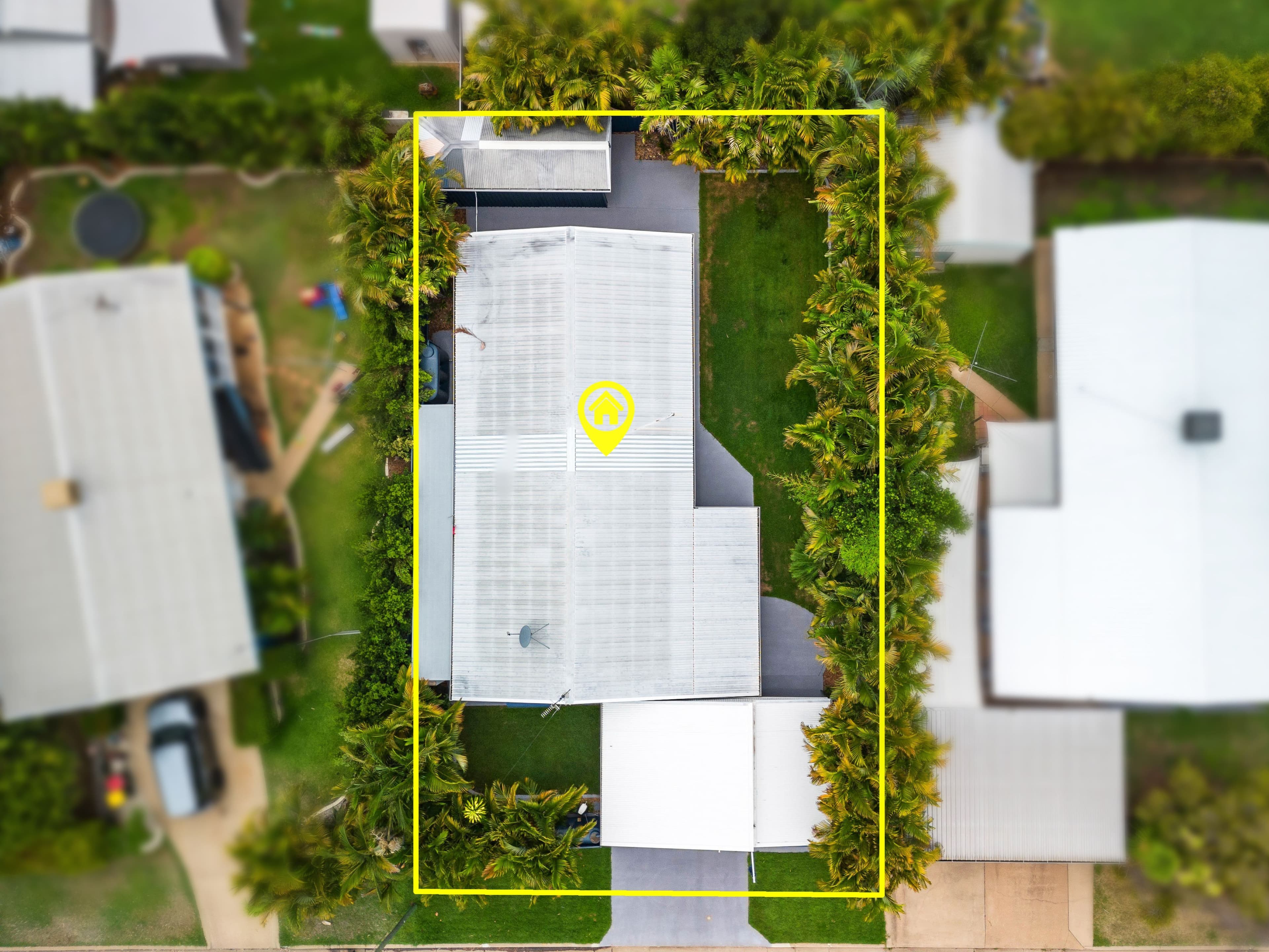 24 Colleen Avenue, Emerald QLD 4720, Emerald - Thumbnail 3