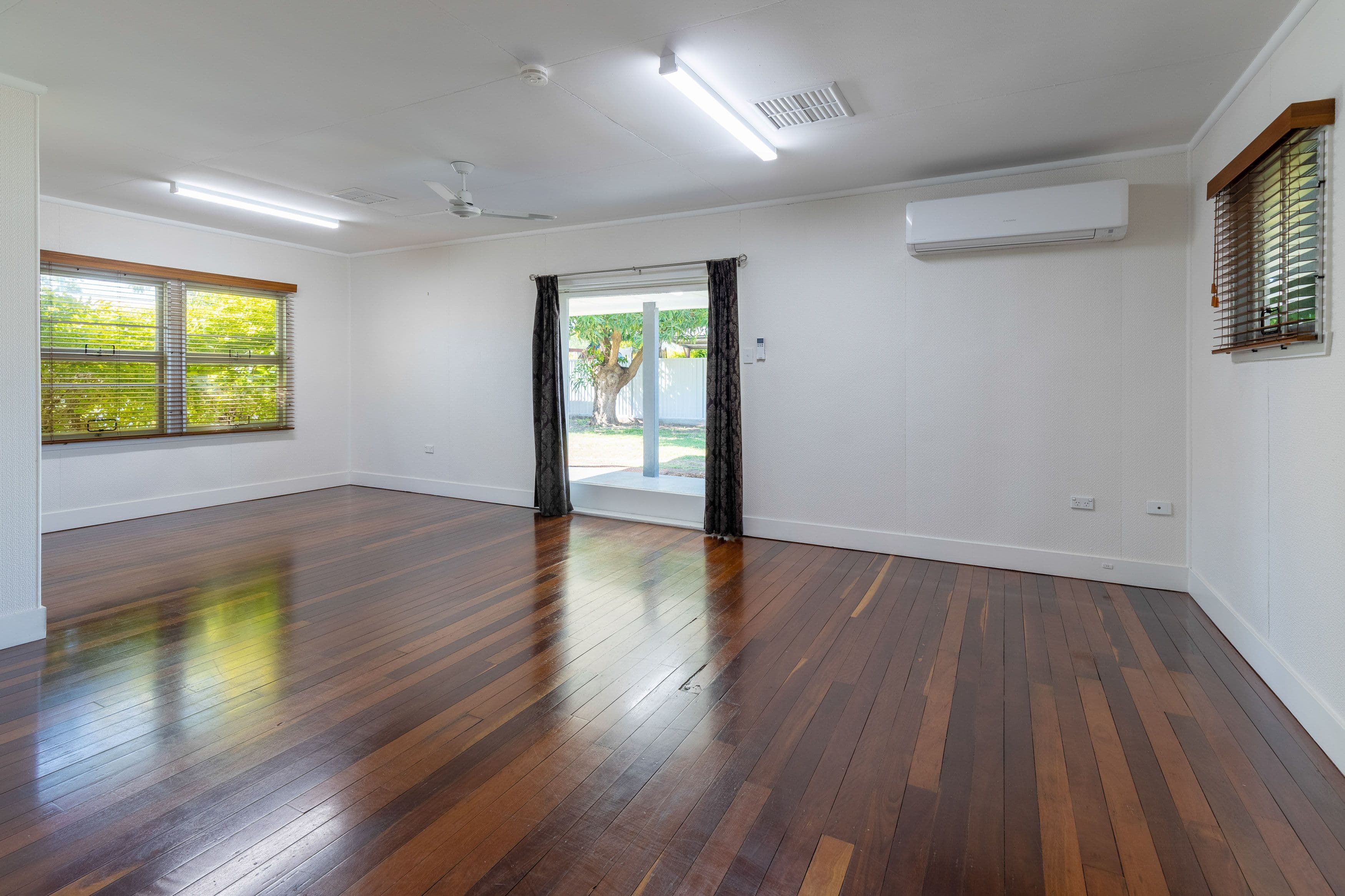7 Harris Street, Emerald QLD 4720, Emerald - Thumbnail 5