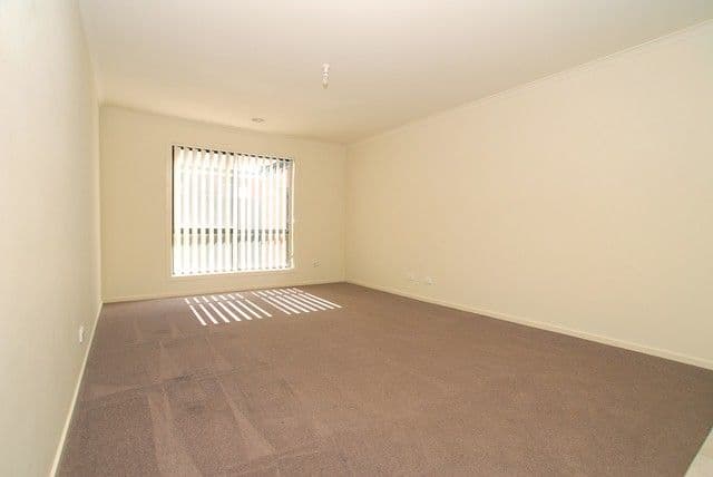22 Eucumbene Road, WYNDHAM VALE VIC 3024, Wyndham Vale - Thumbnail 4