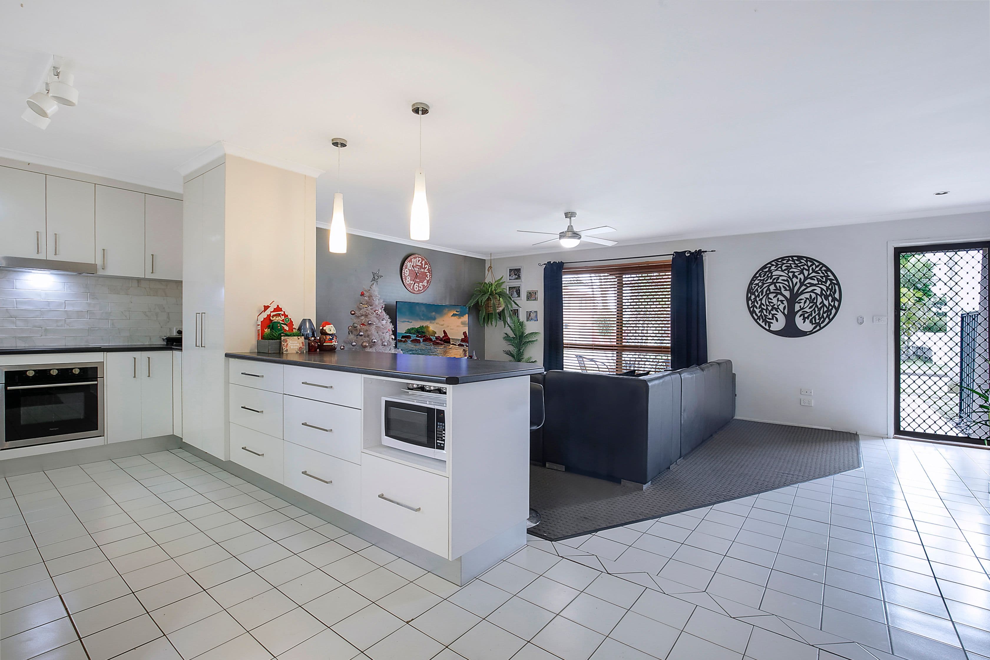 44 Hampshire Crescent, Alexandra Hills QLD 4161, Alexandra Hills - Thumbnail 2