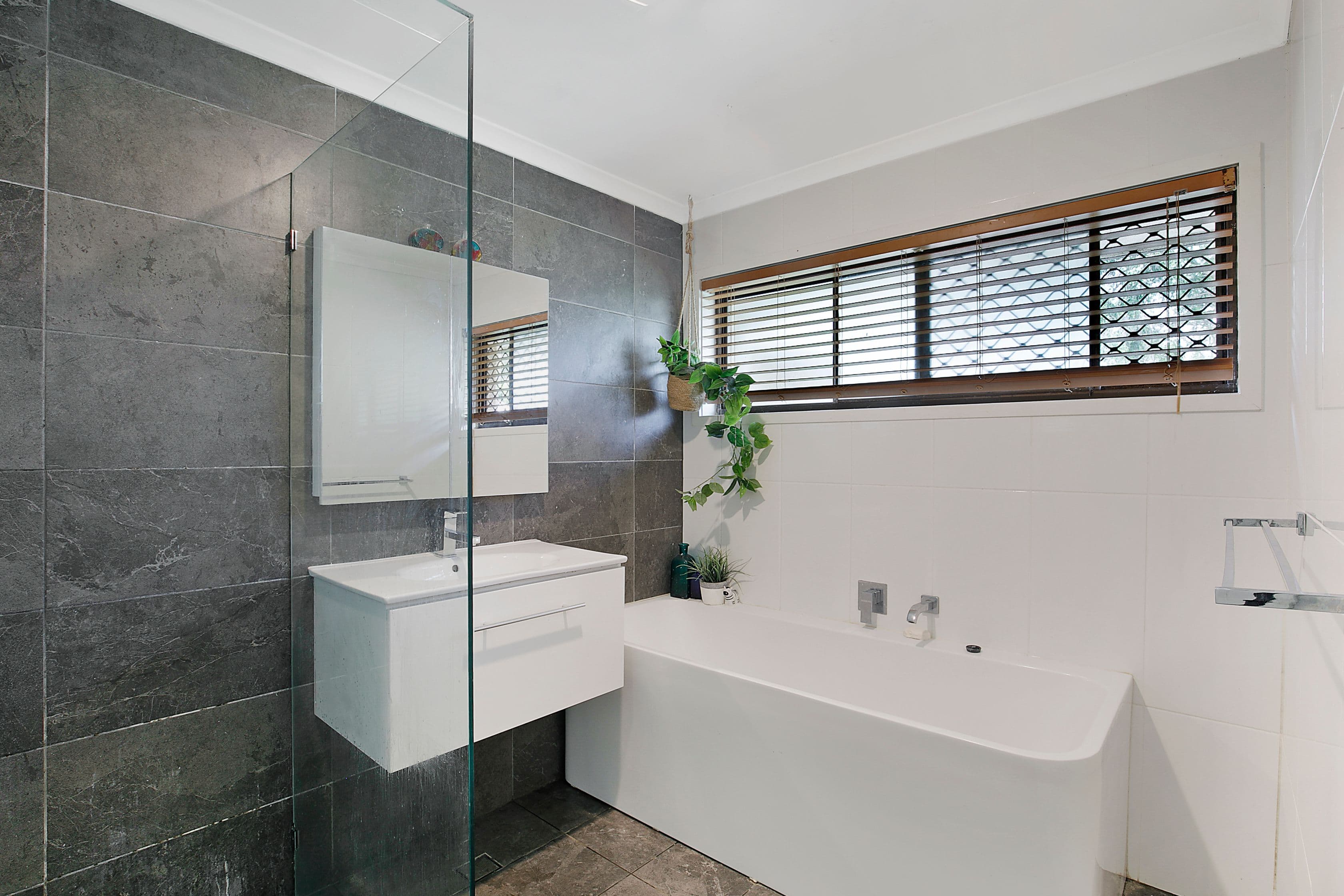 44 Hampshire Crescent, Alexandra Hills QLD 4161, Alexandra Hills - Thumbnail 3