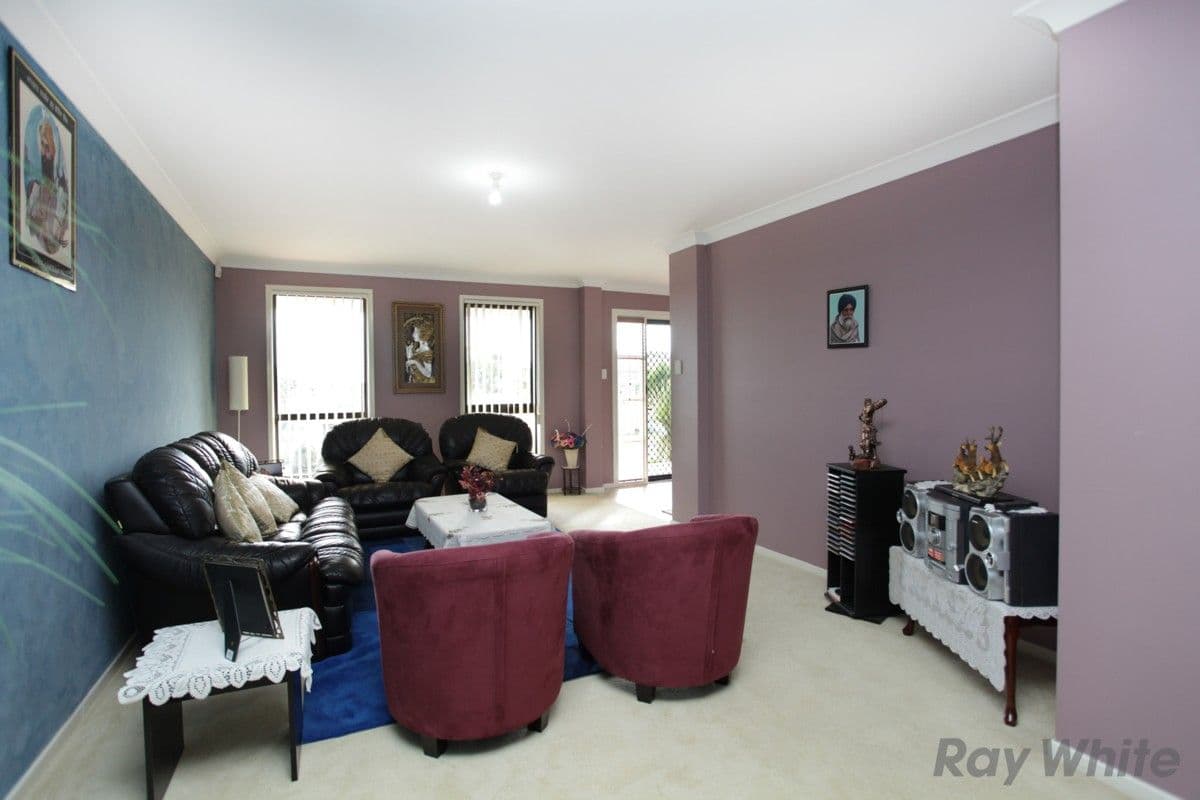 31 Boldero Crescent, GLENMORE PARK NSW 2745, Glenmore Park - Thumbnail 2