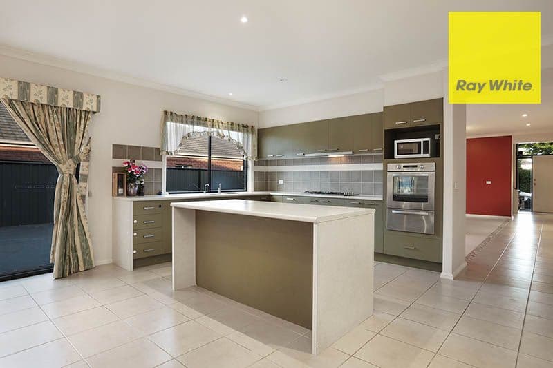 10 Menzies Avenue, Point Cook VIC 3030, Point Cook - Thumbnail 3