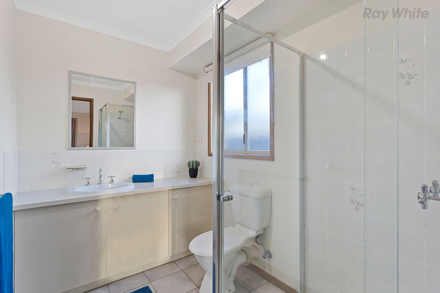 16 Marson Court, Pakenham VIC 3810, Pakenham - Thumbnail 3