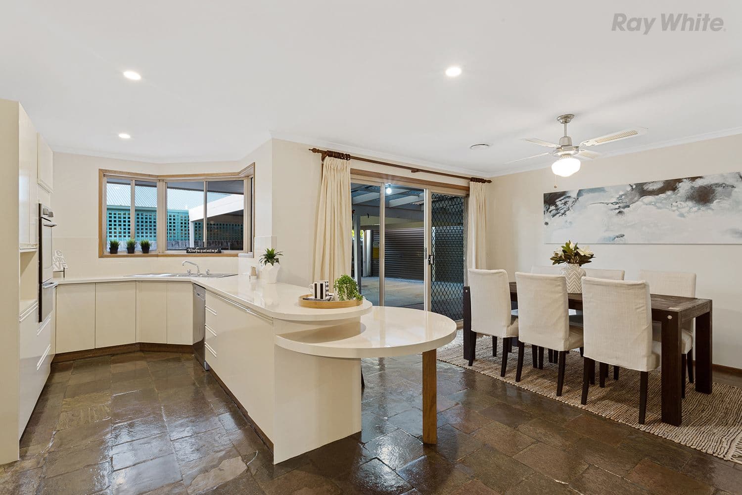16 Marson Court, Pakenham VIC 3810, Pakenham - Thumbnail 5