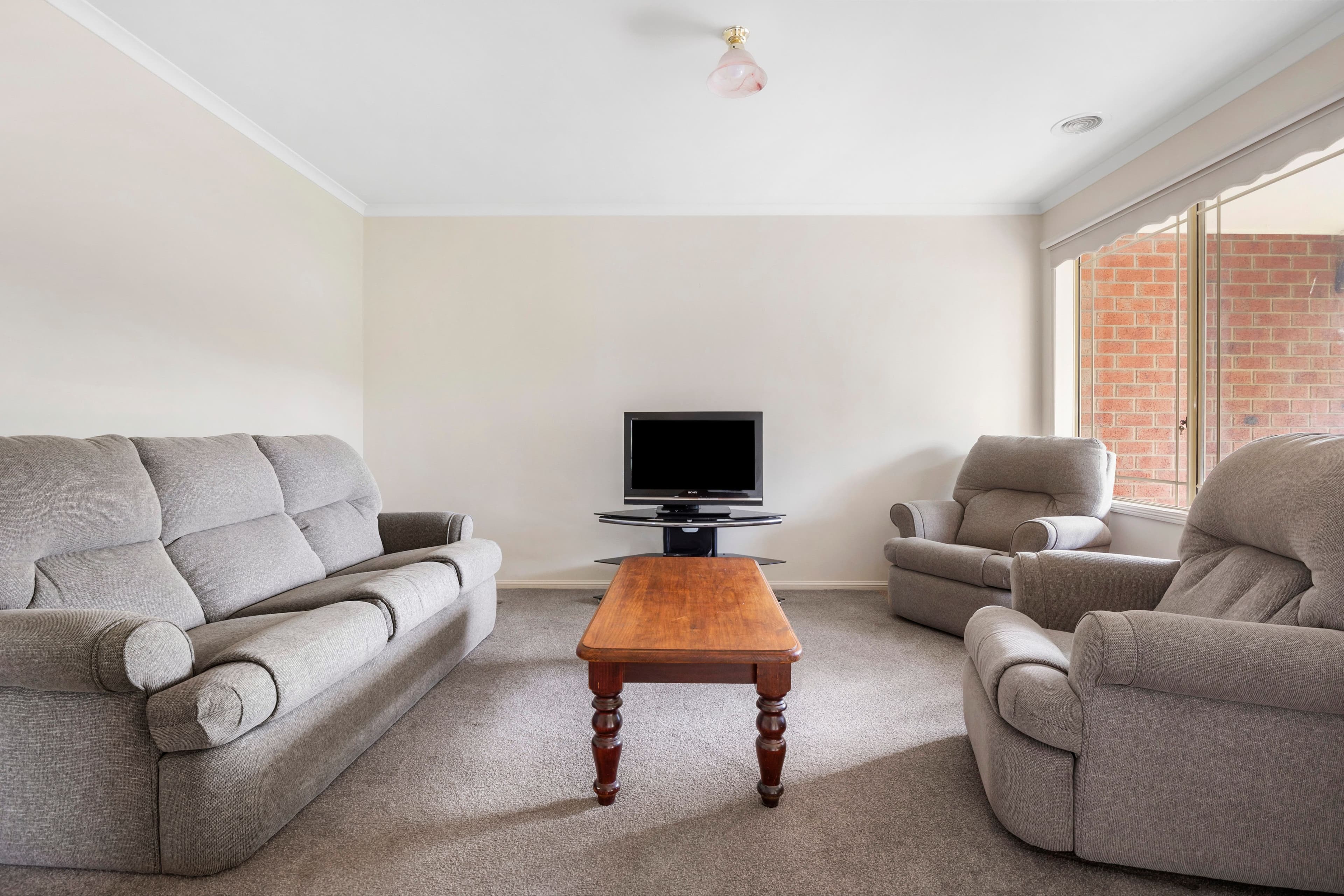 32 Glenbrook Crescent, Lynbrook VIC 3975, Lynbrook - Thumbnail 2