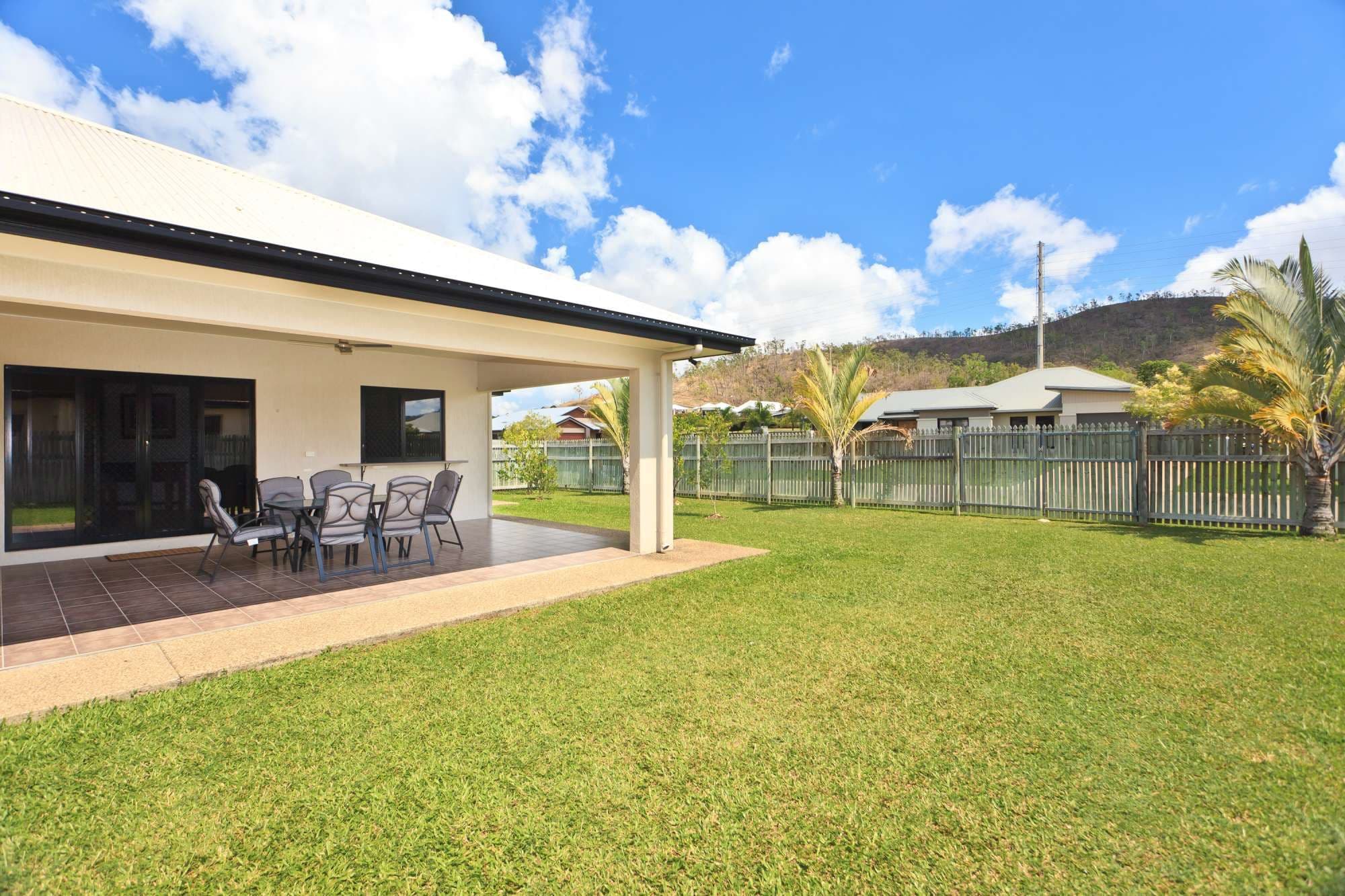 60 Thorn Street, MOUNT LOUISA QLD 4814, Mount Louisa - Thumbnail 4