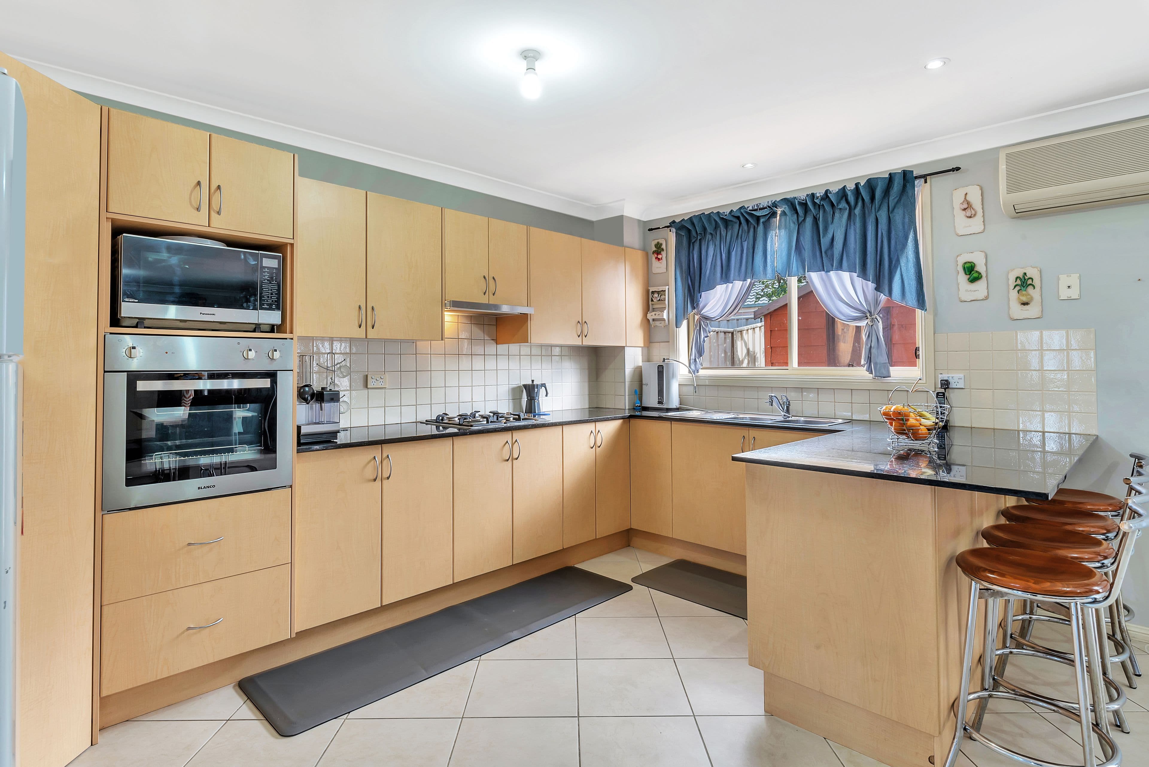 2 Swansea Place, West Hoxton - Thumbnail 3