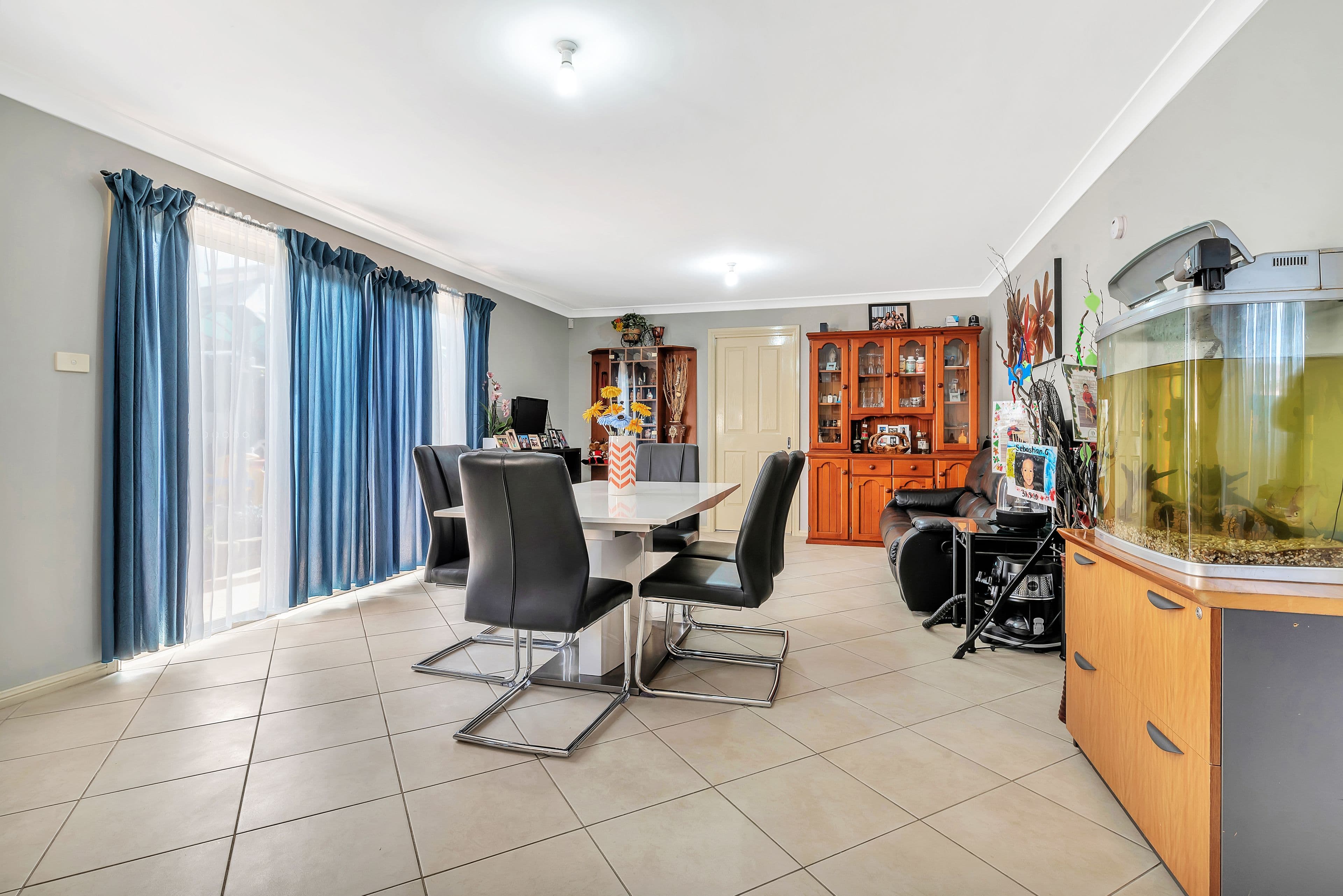 2 Swansea Place, West Hoxton - Thumbnail 4