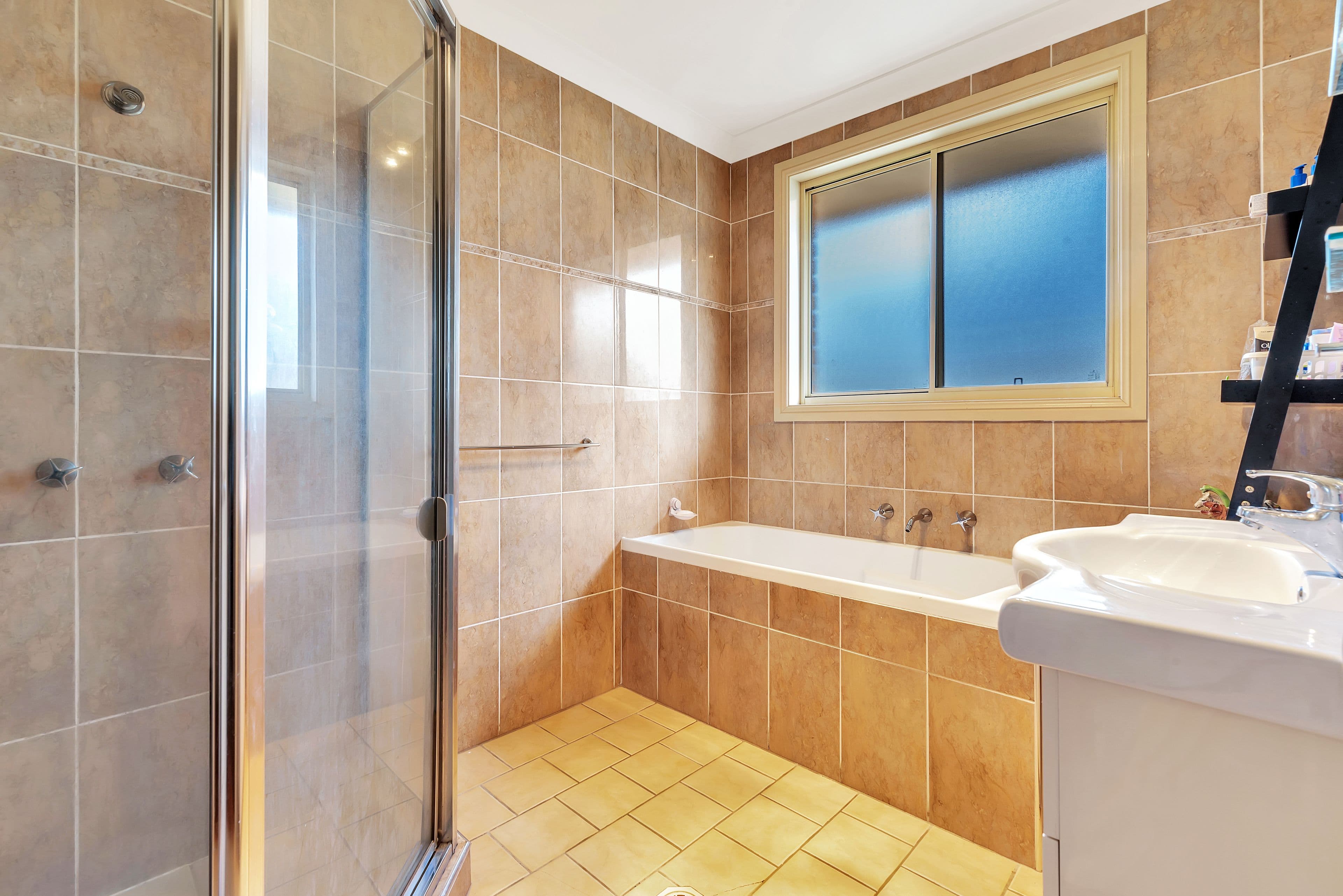 2 Swansea Place, West Hoxton - Thumbnail 7