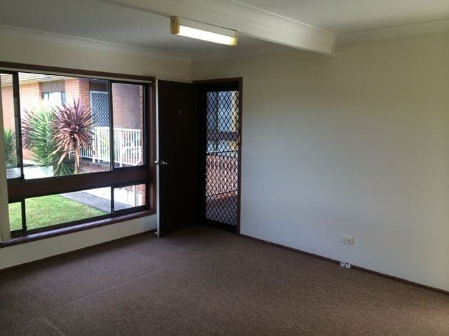 2 Barton Street, Oak Flats NSW 2529, Oak Flats - Thumbnail 4