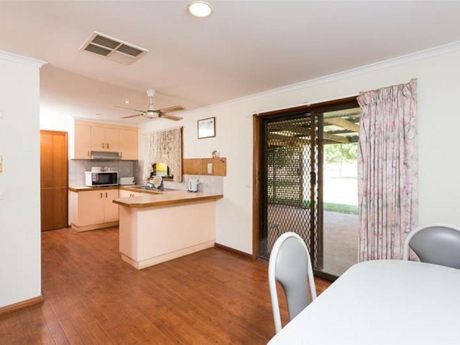 490 Cureton Avenue, Nichols Point - Thumbnail 4