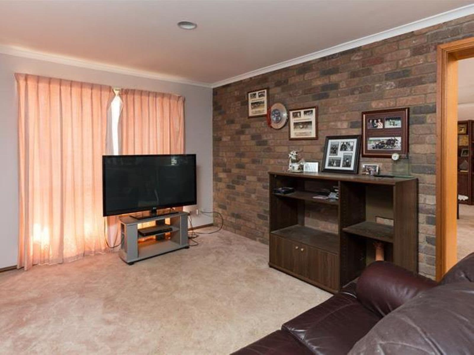 490 Cureton Avenue, Nichols Point - Thumbnail 5