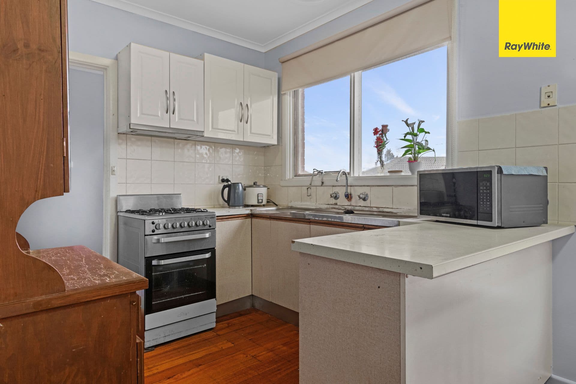 10 Elizabeth Street, Melton South VIC 3338, Melton South - Thumbnail 2