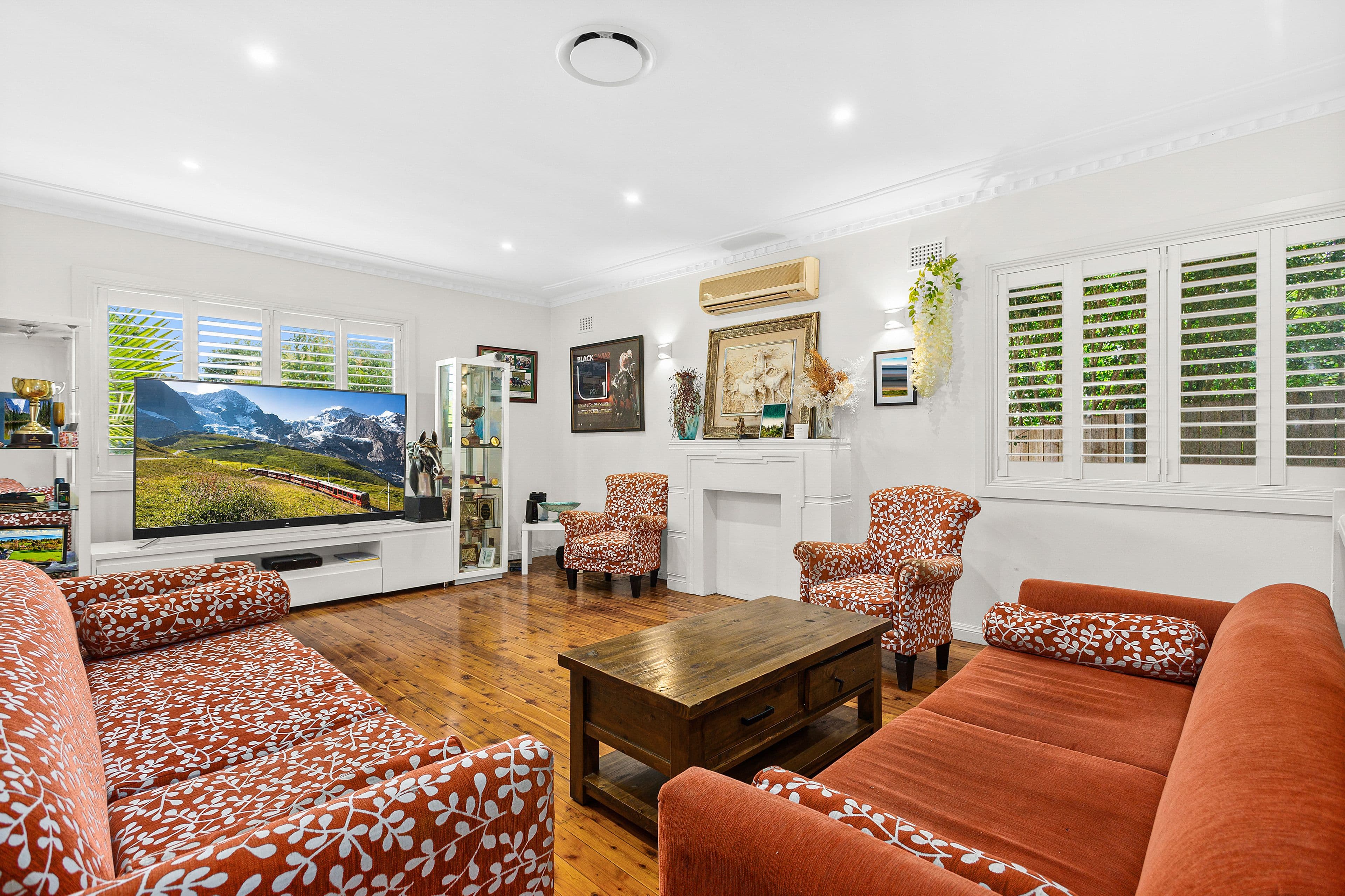 8 Roberts Avenue, Mortdale NSW 2223, Mortdale - Thumbnail 2