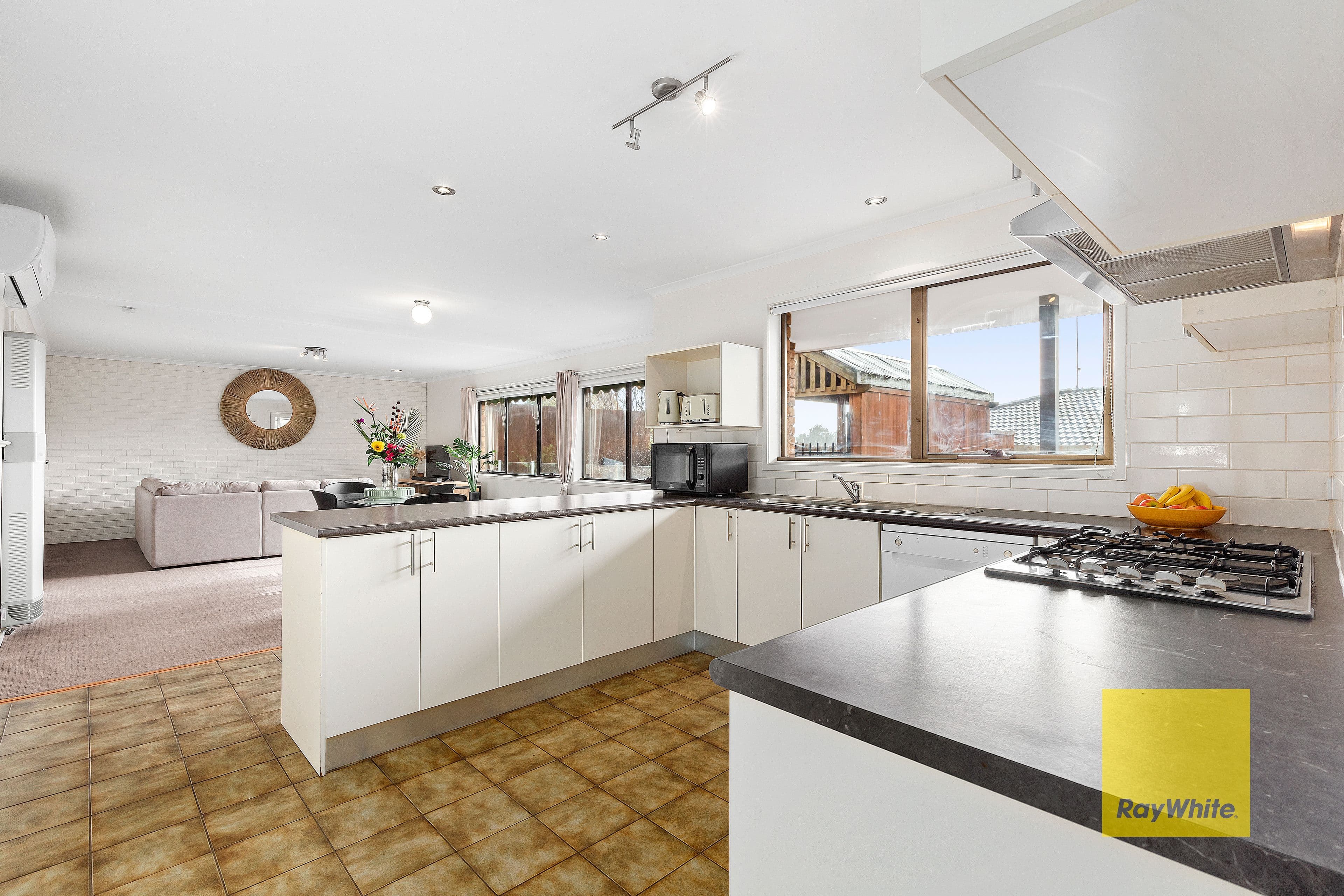 13 Polley Court, Grovedale VIC 3216, Grovedale - Thumbnail 2