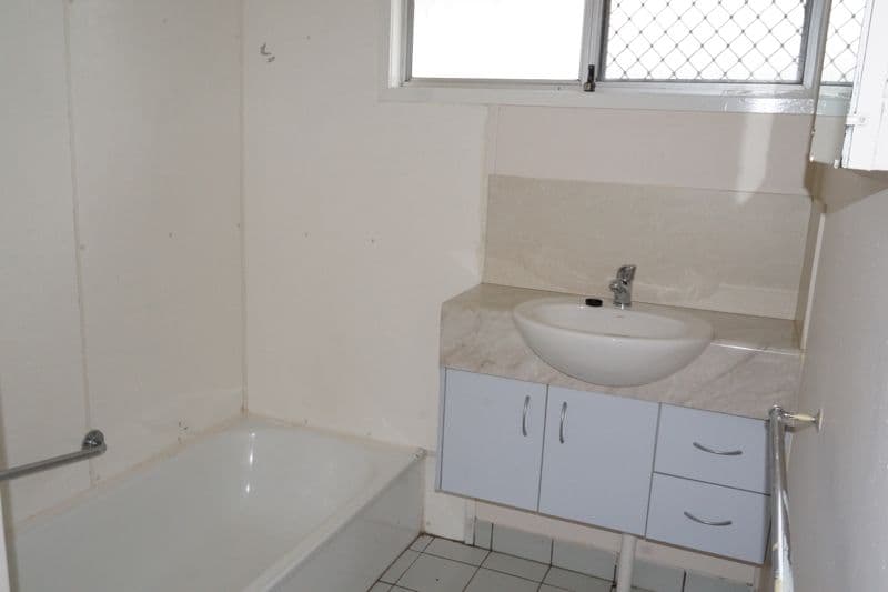 8 Angler Street, TOOLOOA QLD 4680, Toolooa - Thumbnail 5