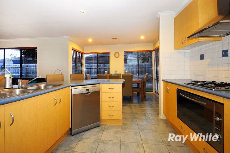 31 Silver Creek Drive, LYNBROOK VIC 3975, Lynbrook - Thumbnail 3