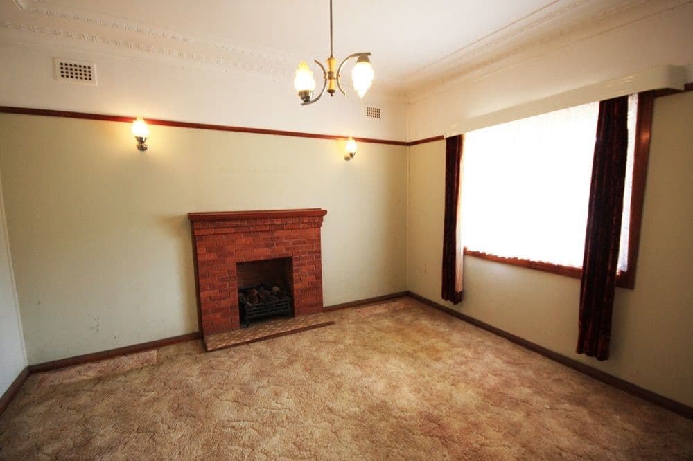 9 Sturt Street, CAMPBELLTOWN NSW 2560, Campbelltown - Thumbnail 2