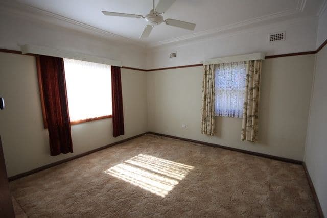 9 Sturt Street, CAMPBELLTOWN NSW 2560, Campbelltown - Thumbnail 6