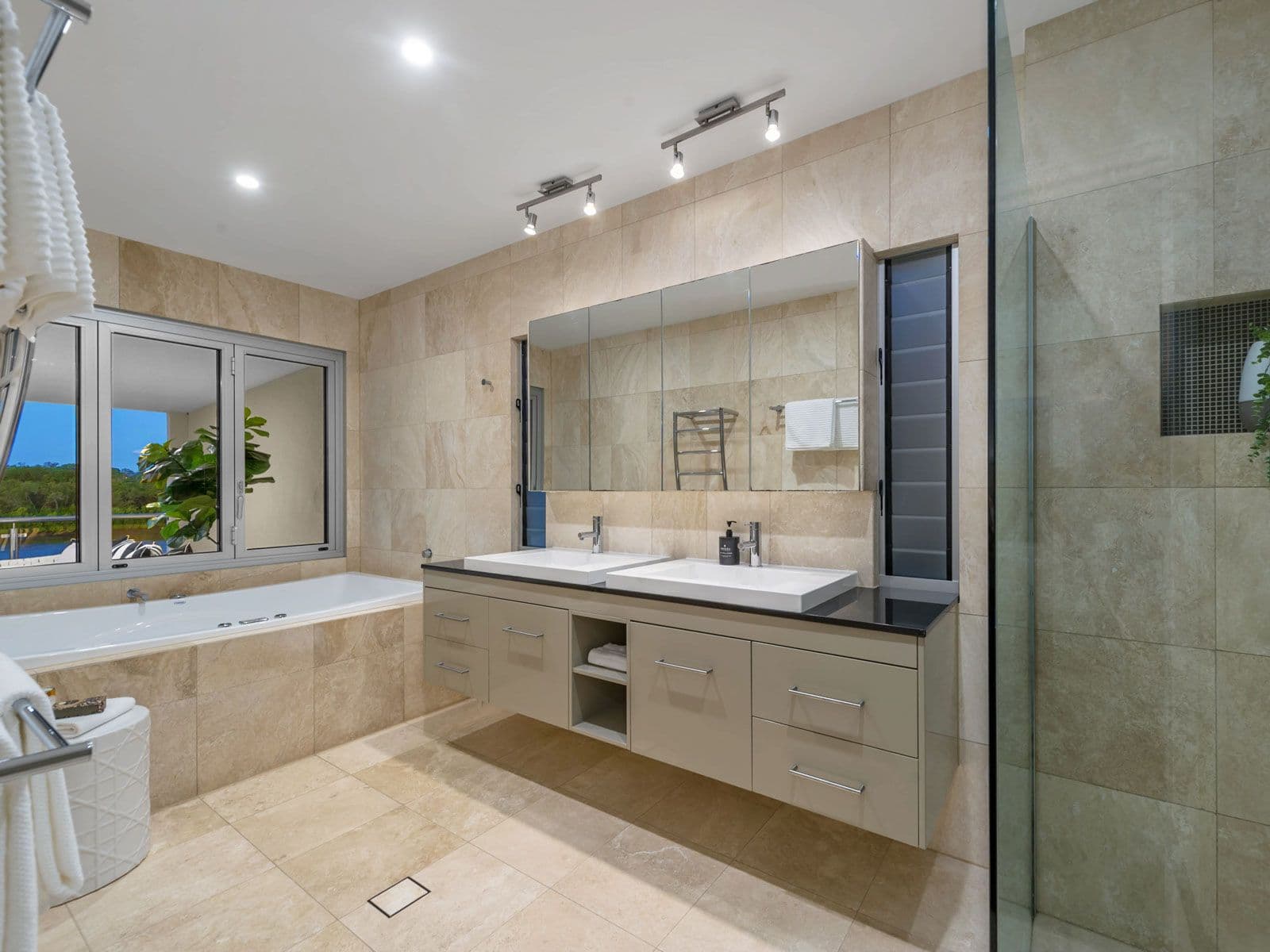 174 Hargreaves Avenue, Chelmer QLD 4068, Chelmer - Thumbnail 8