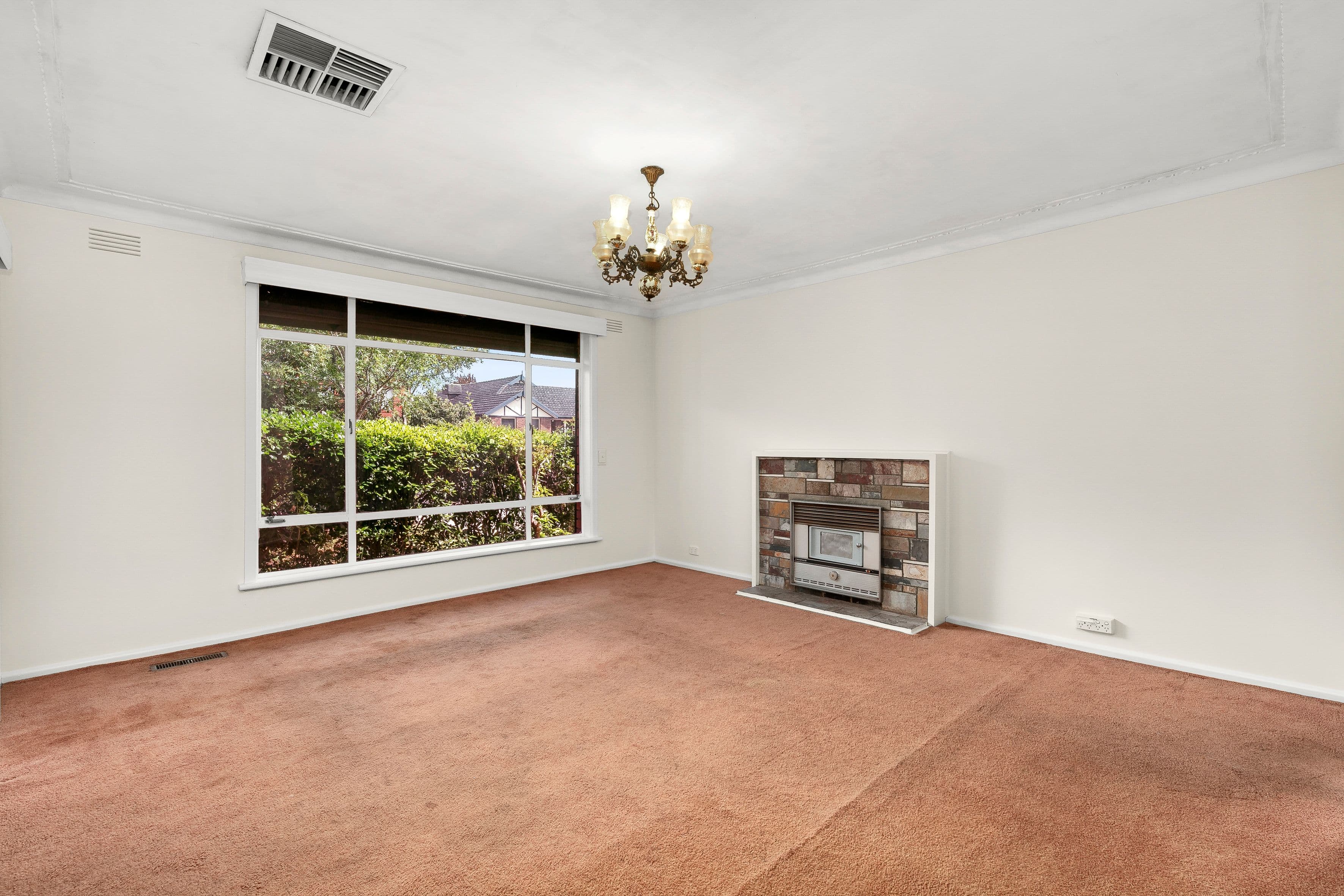 24 Hillcrest Road, Glenroy VIC 3046, Glenroy - Thumbnail 2