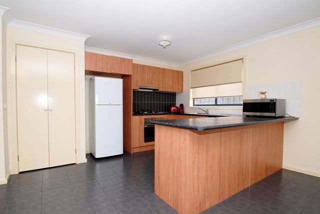 8 Sherlock Avenue, TARNEIT VIC 3029, Tarneit - Thumbnail 2