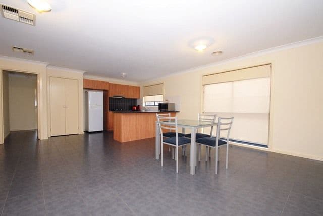 8 Sherlock Avenue, TARNEIT VIC 3029, Tarneit - Thumbnail 3