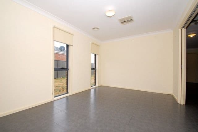 8 Sherlock Avenue, TARNEIT VIC 3029, Tarneit - Thumbnail 4