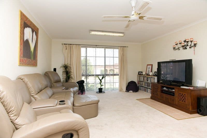 7 Luton Close, EPPING VIC 3076, Epping - Thumbnail 2