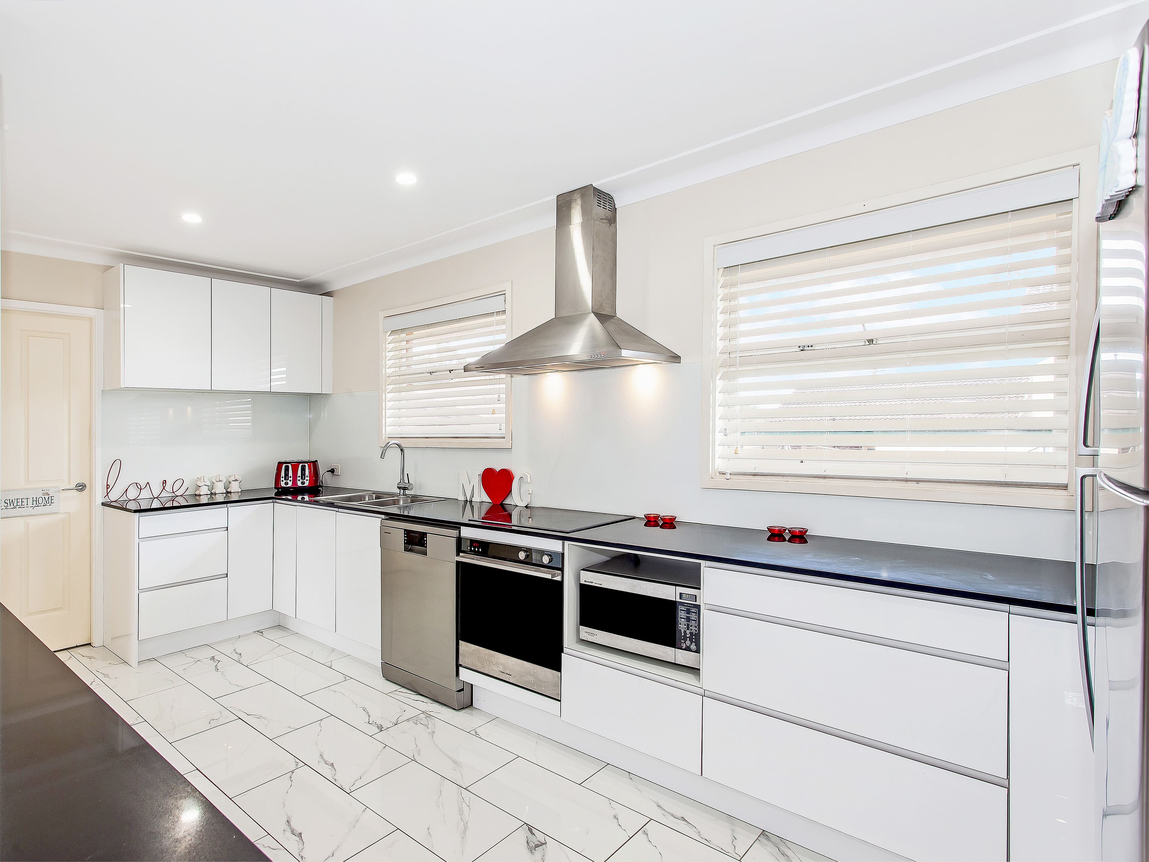 23 Tinakill Avenue, Engadine - Thumbnail 2
